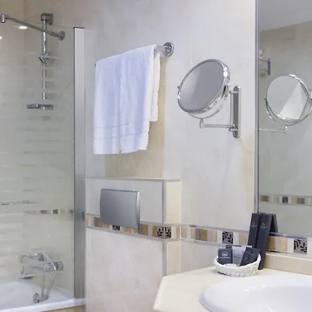 Hotel Plaza Cavana 5 *
